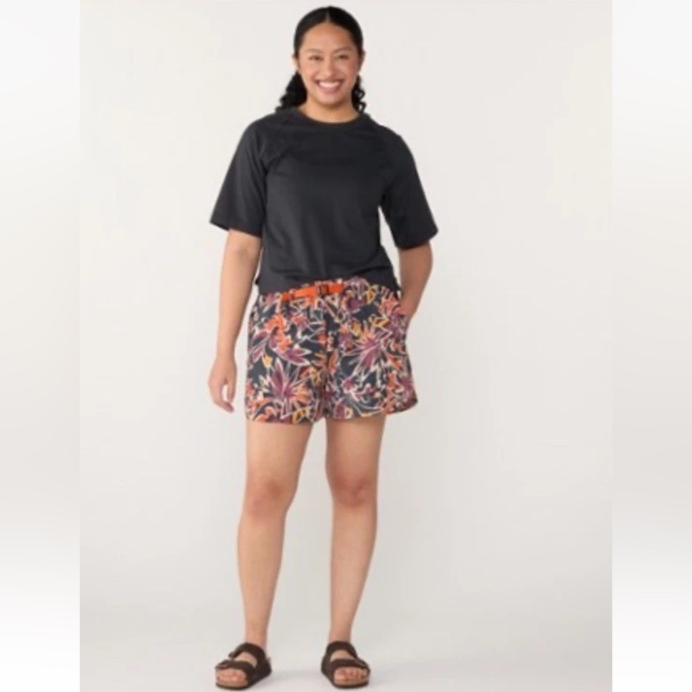 REI Trail Made Amphib Shorts womens small Belted Ripstop Hiking Swim UPF 50 NWT